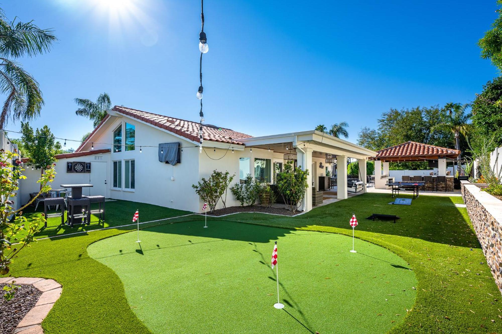 Outdoor Retreat Games And Fitness Make For Vacation Vibes Holiday home Phoenix